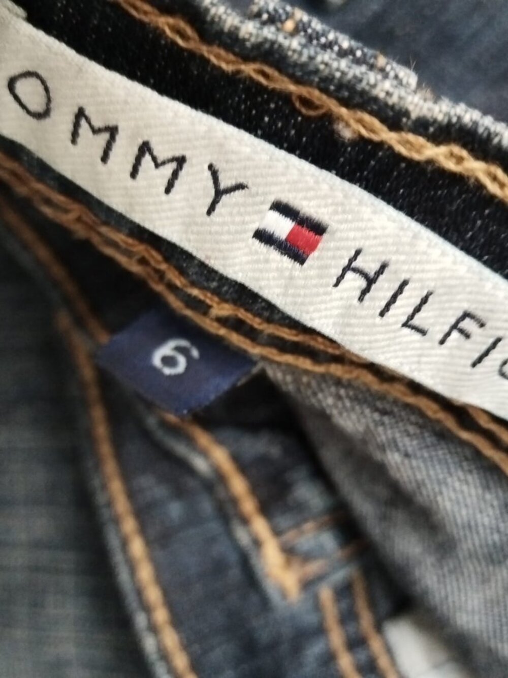 ✨ NWOT Made in Canada ✨ Tommy Hilfiger Dark Wash Bootcut Jeans 6 - Picture 10 of 13